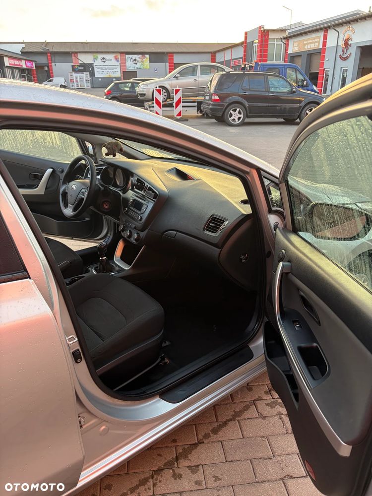Kia Ceed - 24