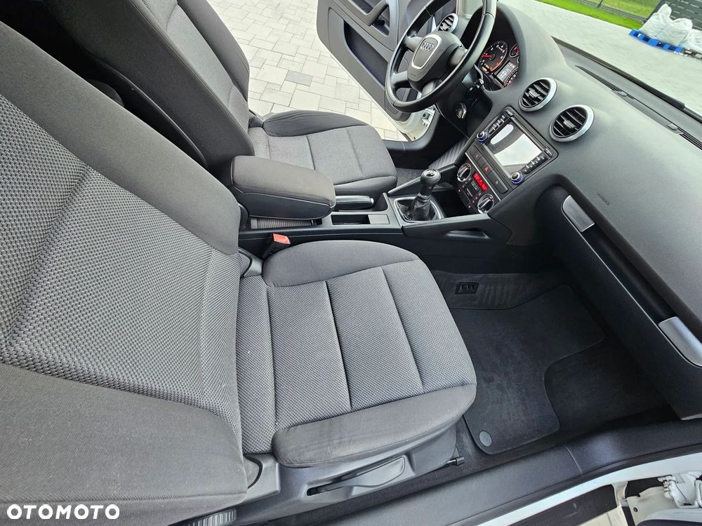 Audi A3 3-drzwiowe 1.6 Attraction - 18