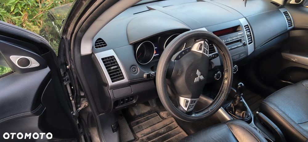 Mitsubishi Outlander 2.0 DID Instyle - 3