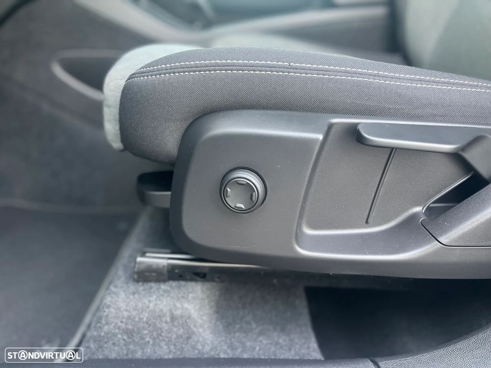 Volvo XC 40 2.0 B3 Core - 17