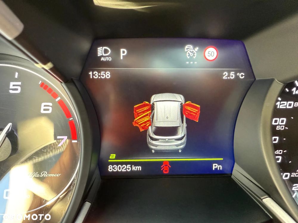 Alfa Romeo Stelvio 2.0 Turbo 16V AT8-Q4 Estrema - 11