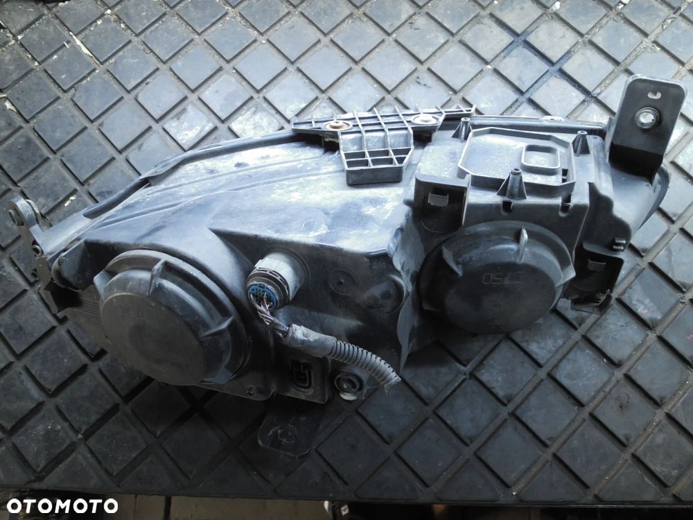 FIAT CROMA 2 II PRAWA LAMPA PRZÓD 51794658 - 2