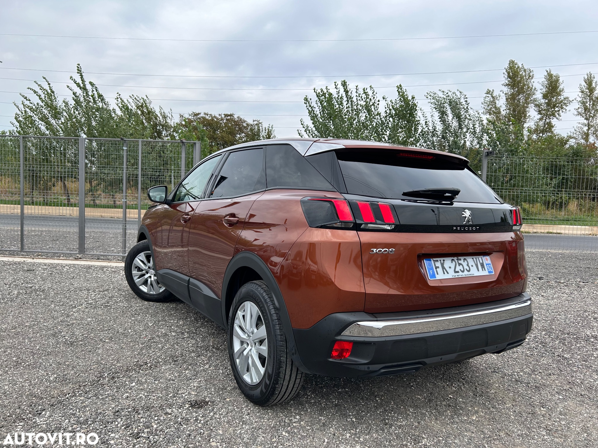 Peugeot 3008 BlueHDi 130 Stop & Start EAT8 Active Business-Paket - 4