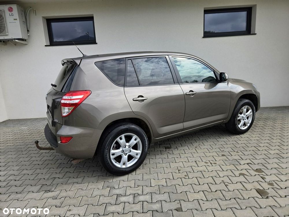 Toyota RAV4 - 16