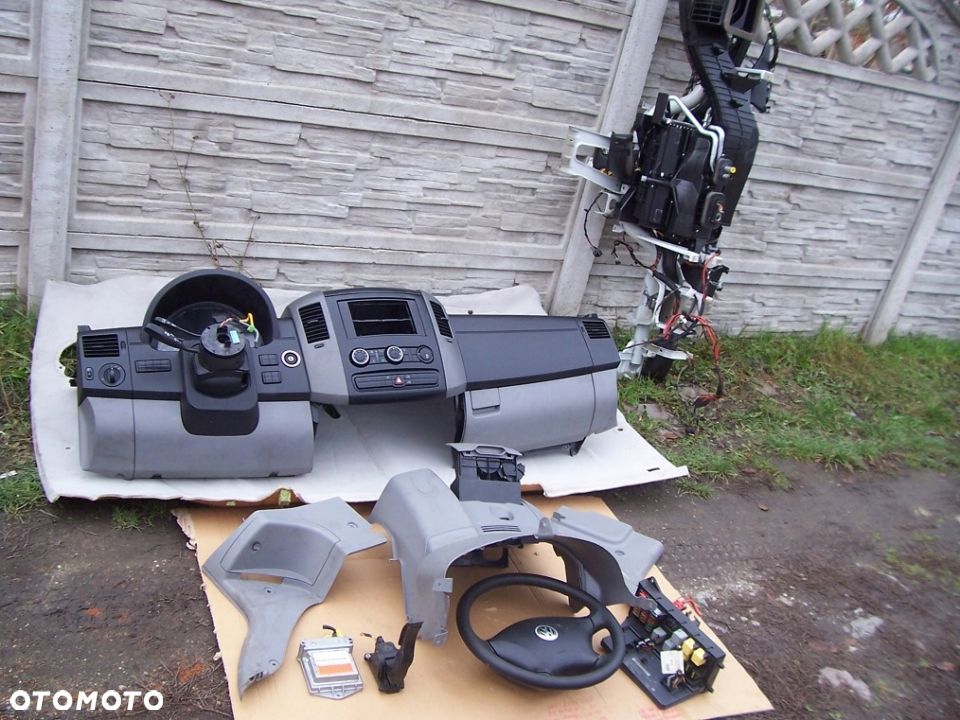 CRAFTER SPRINTER 906 DESKA KONSOLA EU. - 1