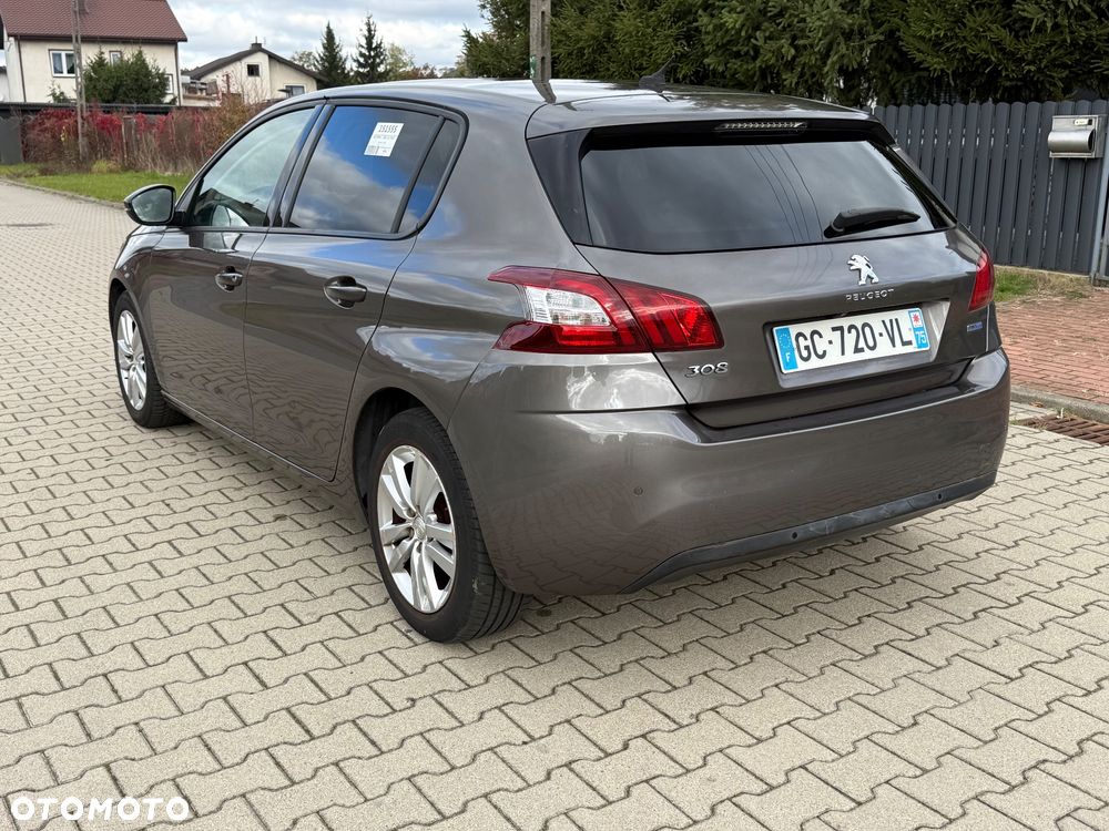 Peugeot 308 - 8