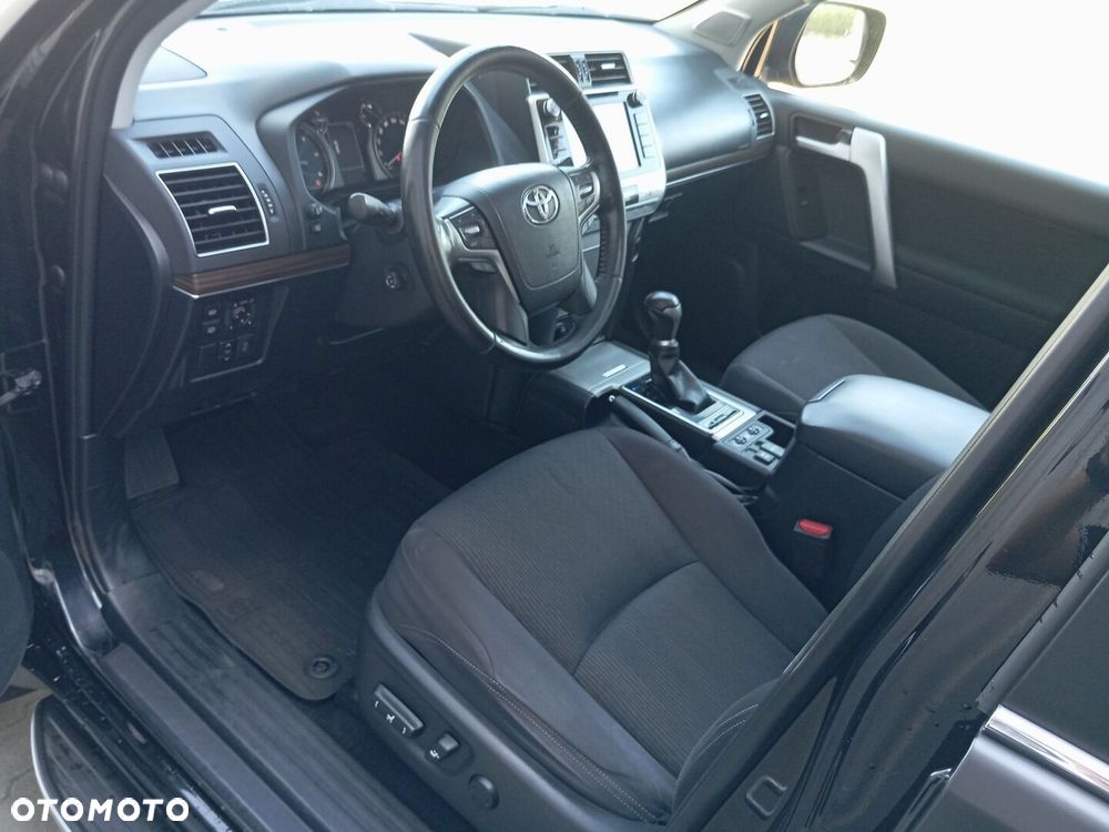 Toyota Land Cruiser - 13