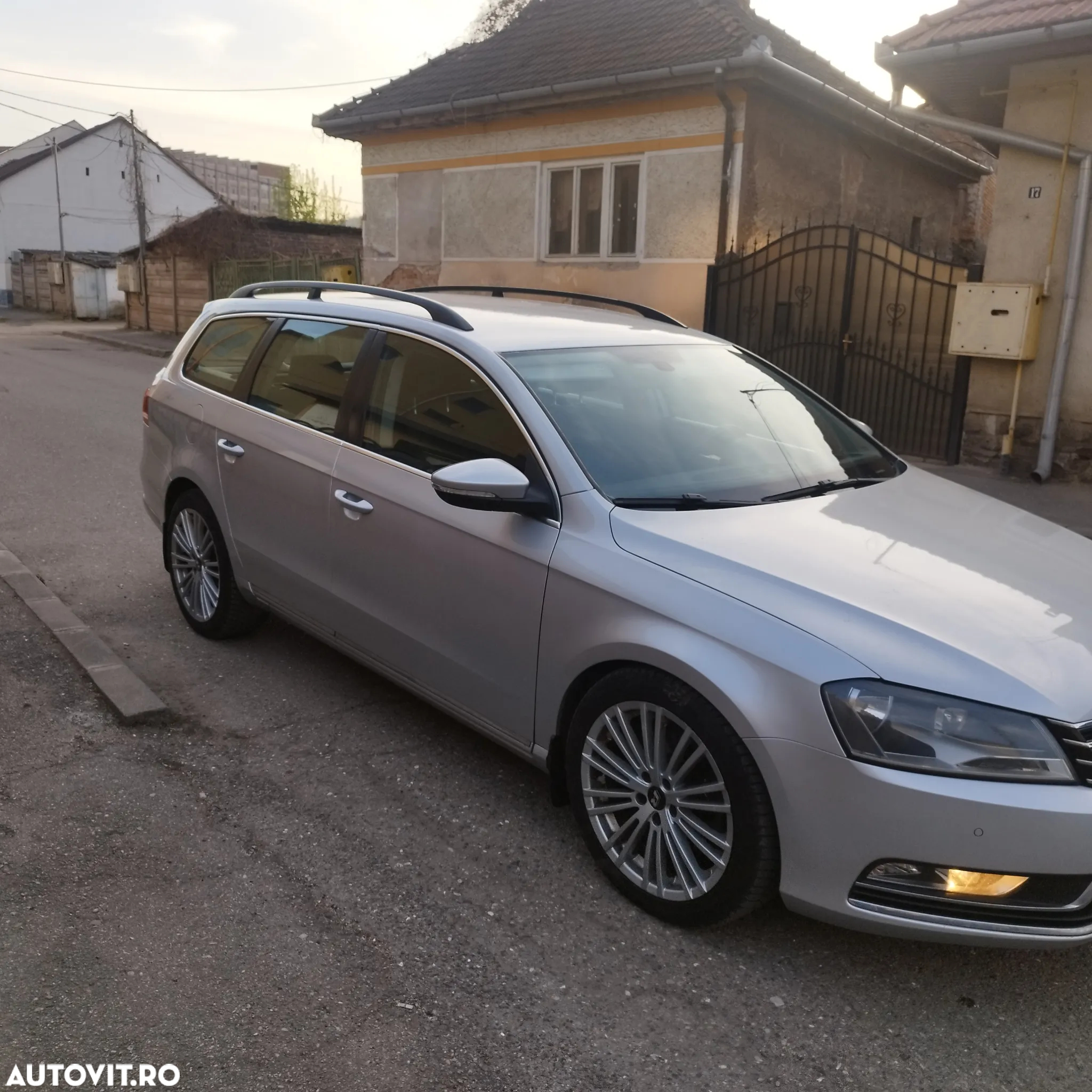 Volkswagen Passat Variant 2.0 Blue TDI SCR Highline - 3
