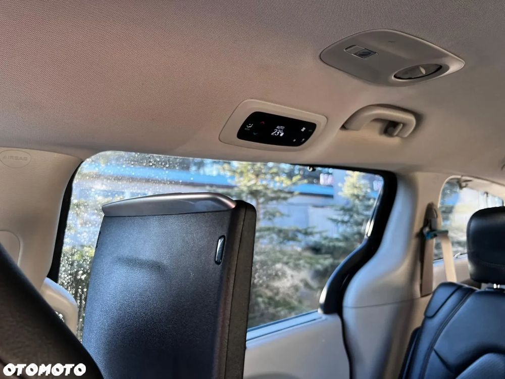 Chrysler Pacifica - 17