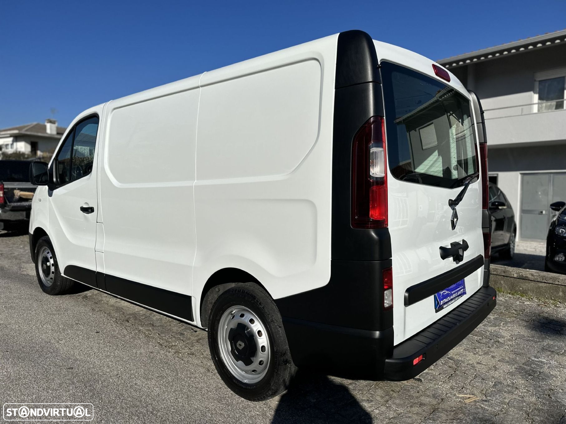 Renault Trafic 2.0dCi 120cv L1H1 Iva Dedutivel - 6