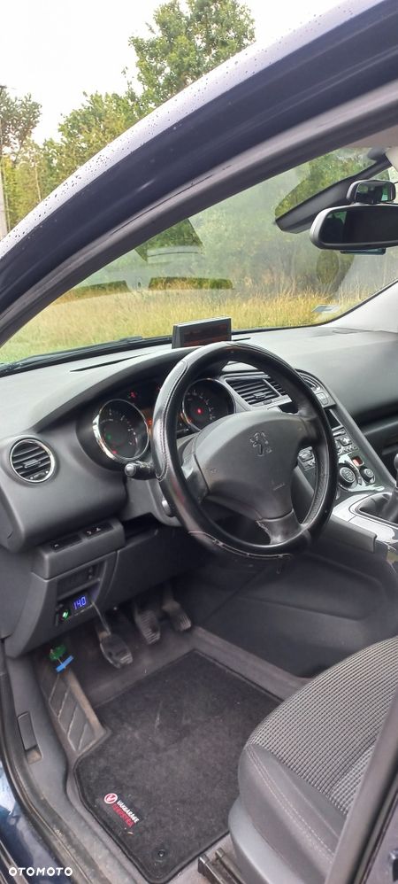 Peugeot 5008 - 8