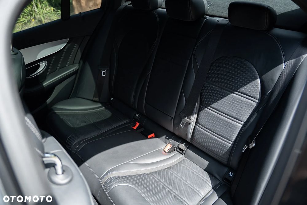 Mercedes-Benz Klasa C AMG 63 AMG Speedshift 7G-MCT - 16