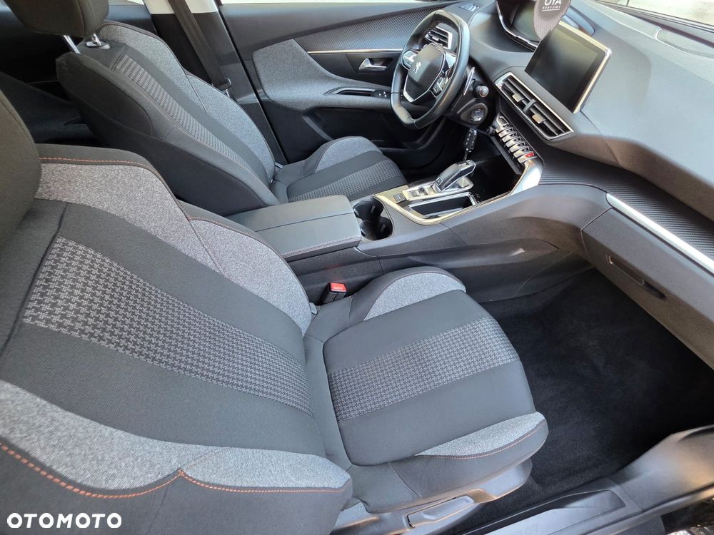 Peugeot 3008 - 18