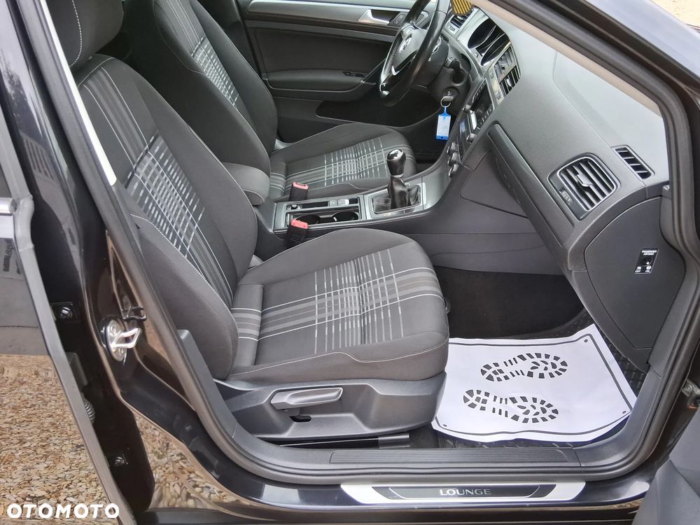 Volkswagen Golf - 10