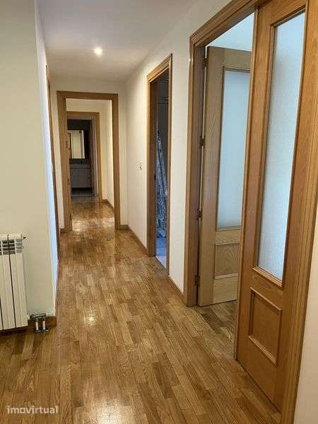 Arrenda-se Apartamento T2 - Santa Rita - Grande imagem: 4/12