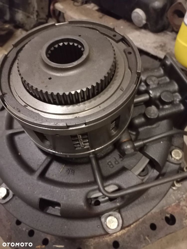 Części Same pokrywa skrzyni biegów same titan,rubin 145,150,160,165,190,Lamborgini racing,deutz agrotron,hurliman,84546.0,skrzynia,pokrywa ,spręgło,wałek,kosz,cewka,koło zębate,zwolnica,obudowa - 2