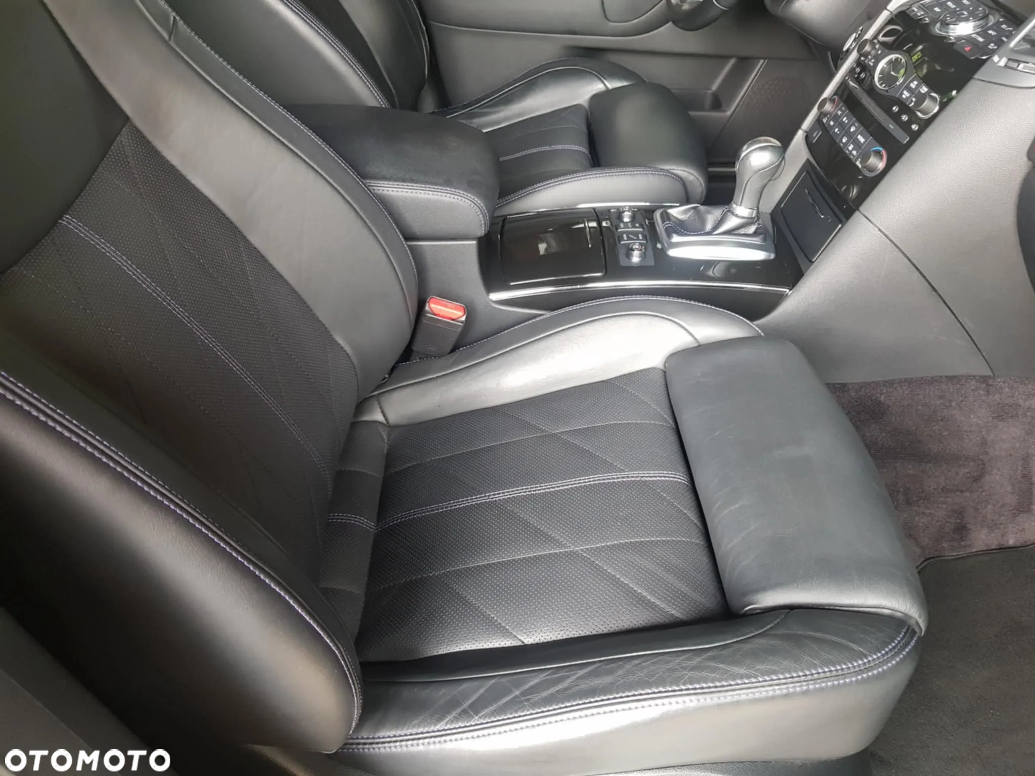Infiniti QX70 - 20