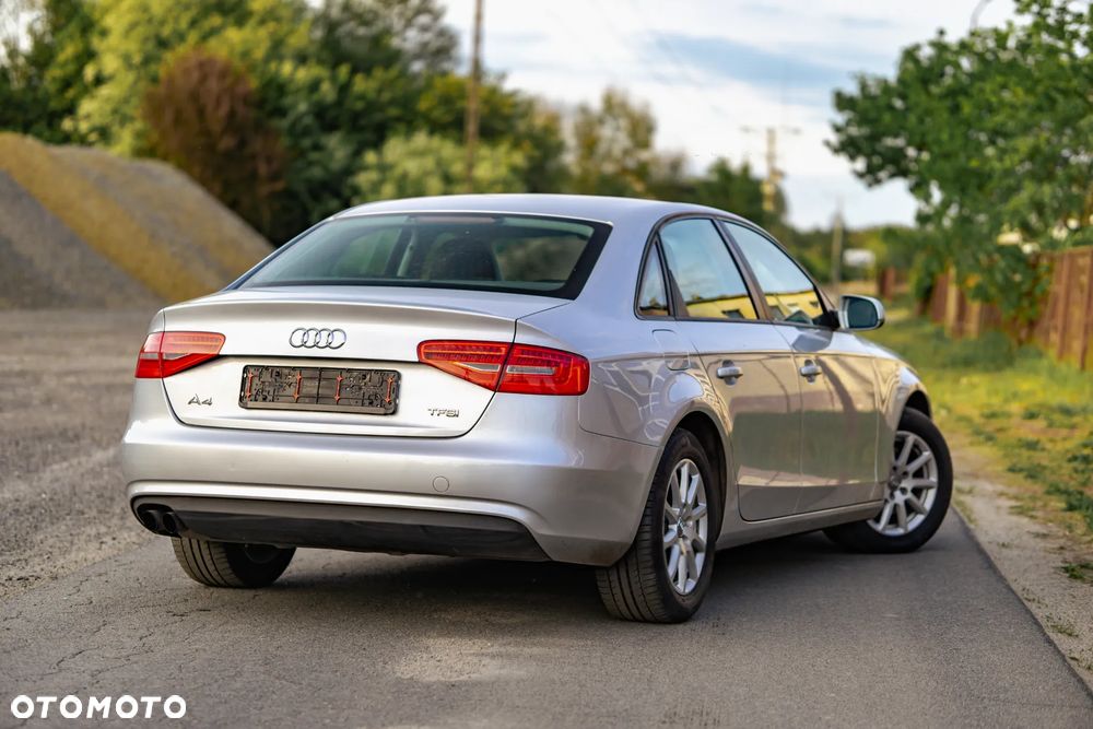 Audi A4 Limousine - 16