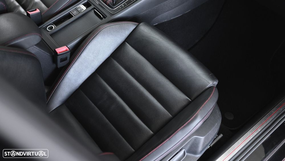 VW Golf - 33