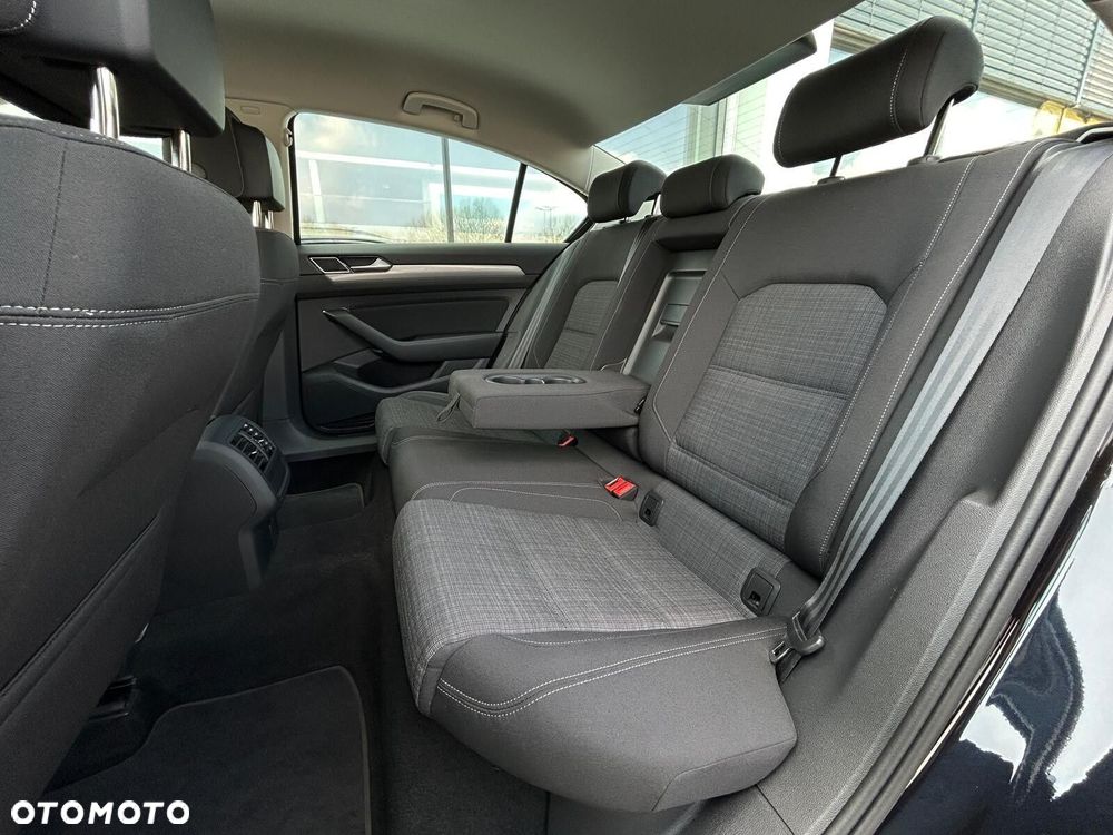 Volkswagen Passat 2.0 TSI Business DSG - 19
