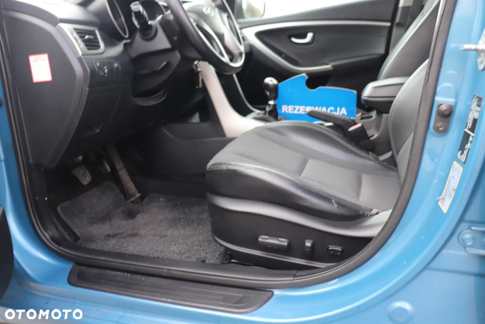 Hyundai i30 i30cw 1.6 CRDi Intro Edition - 16