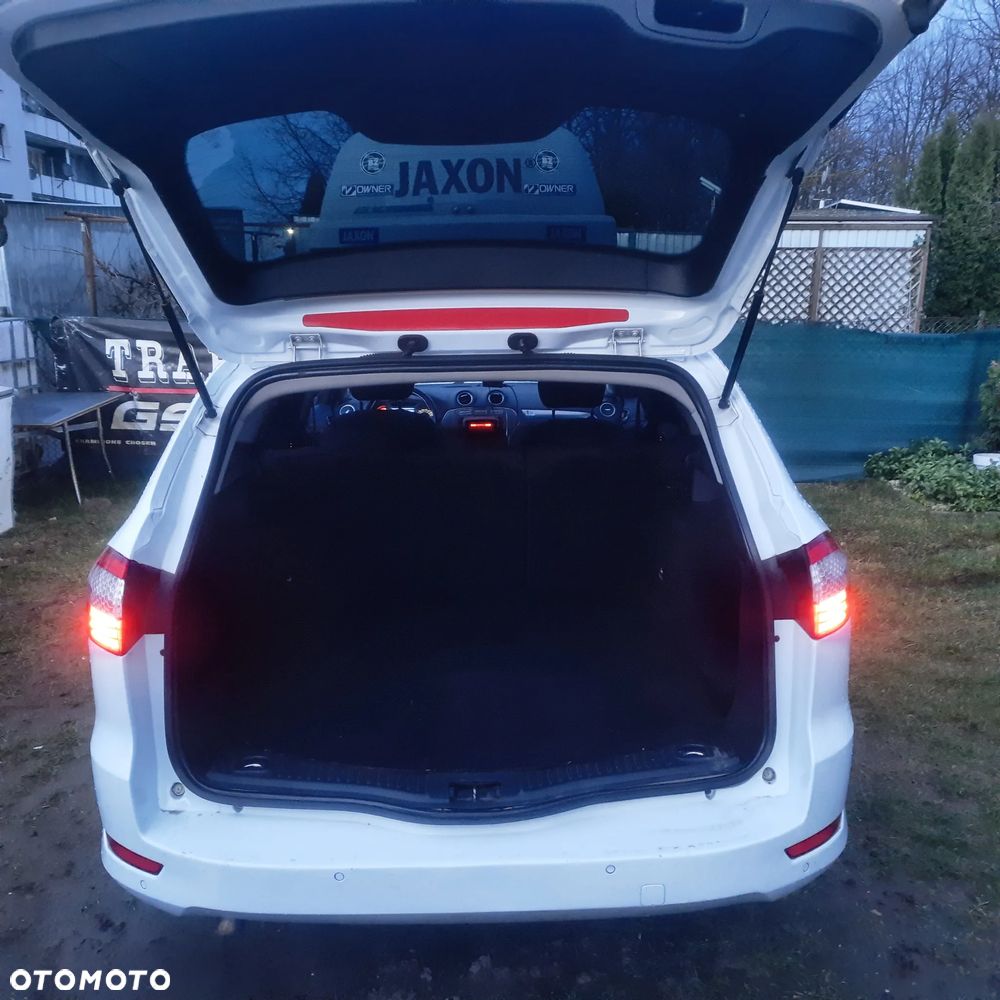 Ford Mondeo 2.0 TDCi Ambiente - 10