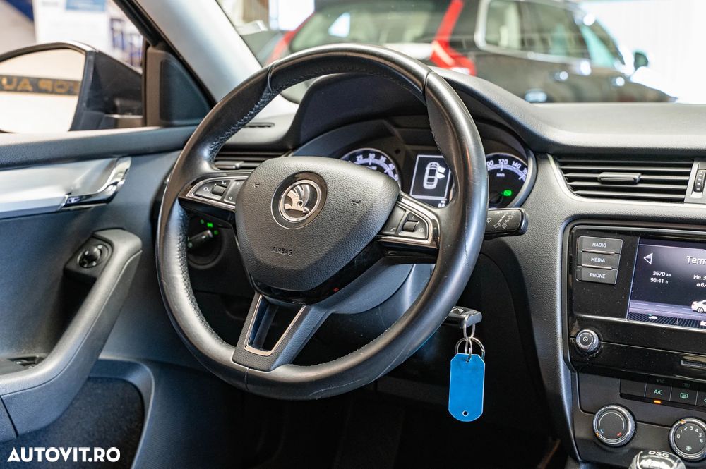 Skoda Octavia 2.0 TDI 4X4 DSG Style - 8