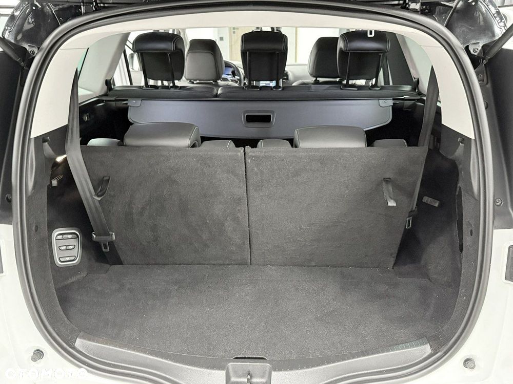 Renault Grand Scenic - 34