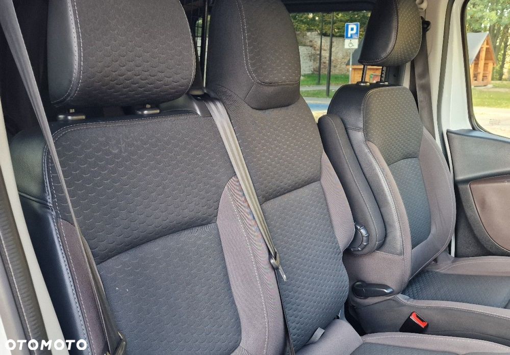 Renault Trafic - 16