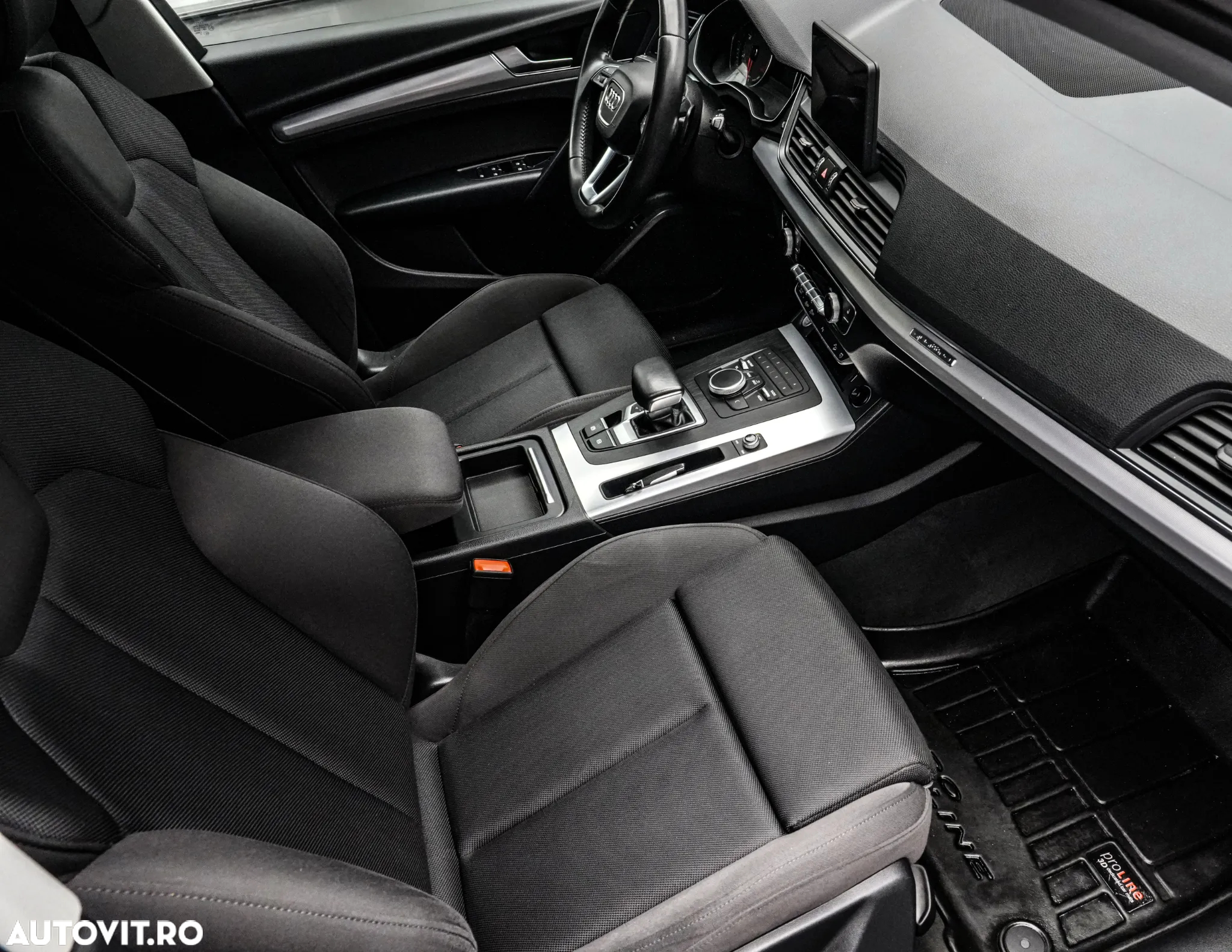 Audi Q5 2.0 40 TDI quattro S tronic Design - 12