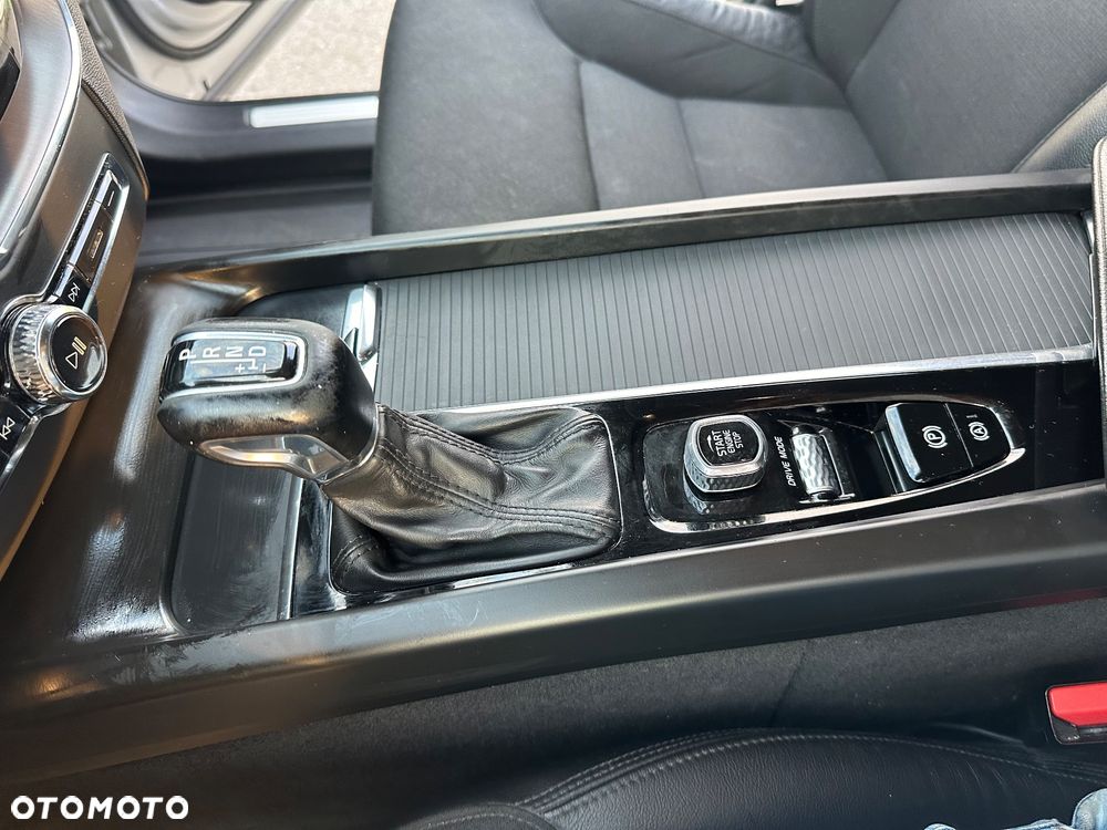 Volvo XC 60 D4 AWD Momentum - 14
