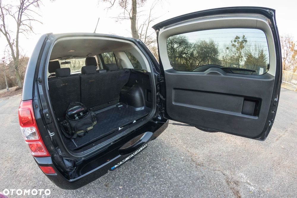 Suzuki Grand Vitara 2.0 - 14