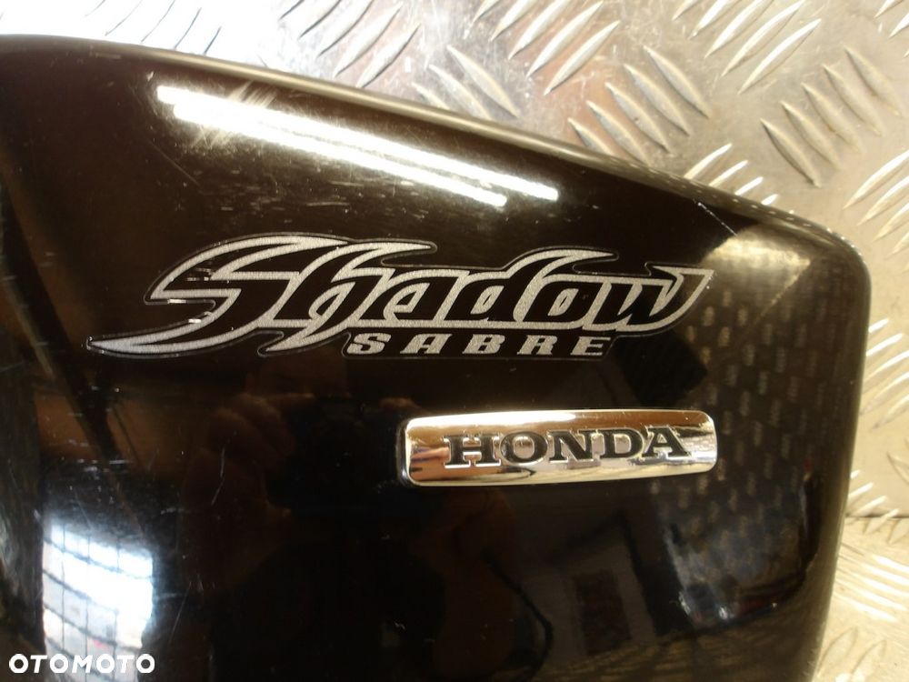 Boczek osłona boczna lewa HONDA VT 1100 C2 SHADOW SABRE 00-07r   PN. 83610-MCK-A60 - 2