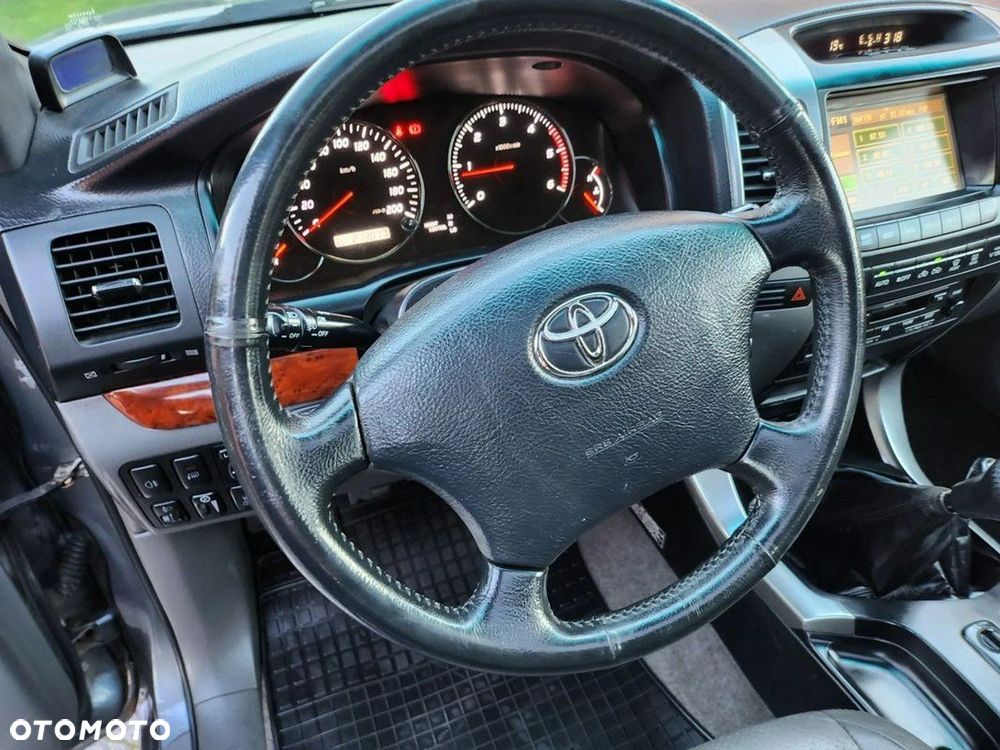 Toyota Land Cruiser - 21