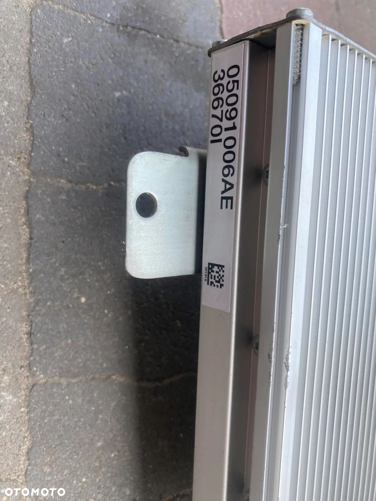 CHRYSLER VOYAGER IV WZMACNIACZ 05091006AE - 2