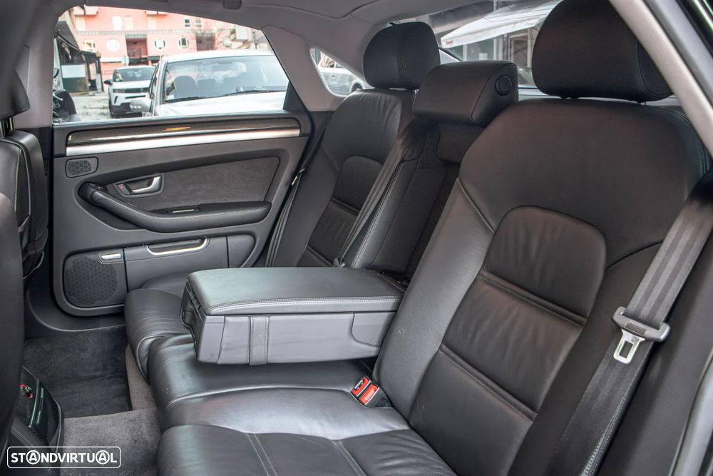 Audi S8 5.2 FSi V10 quattro - 32