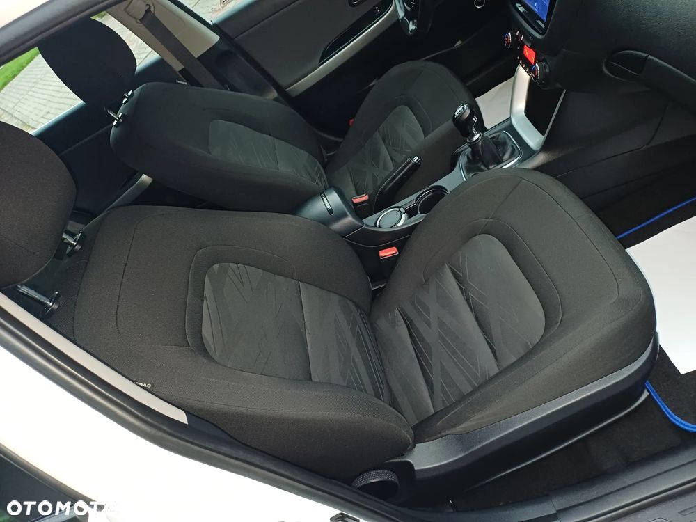 Kia Ceed - 10