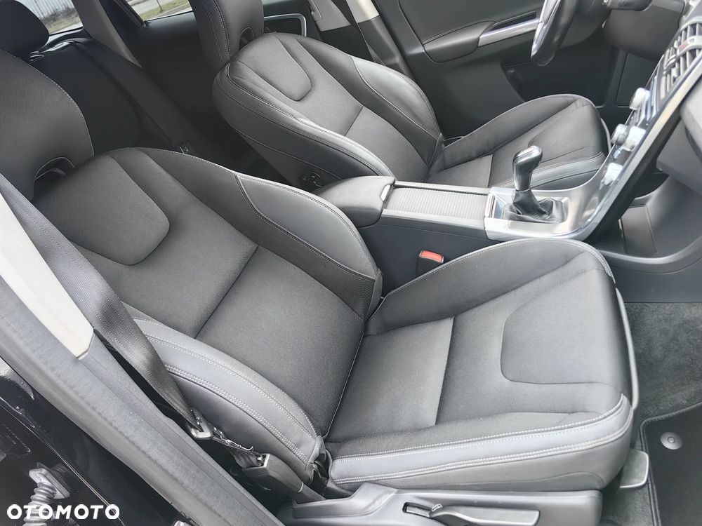 Volvo XC 60 D4 Kinetic - 22