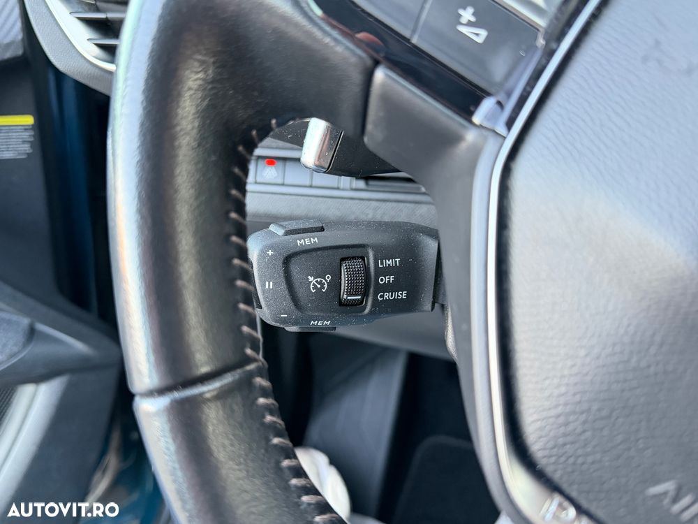 Peugeot 5008 BlueHDI 130 EAT8 Active Pack - 26