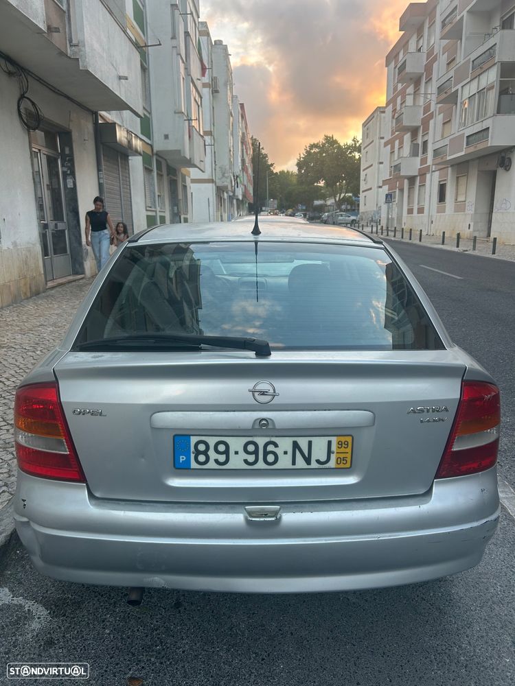 Opel Astra 1.4 100 - 1