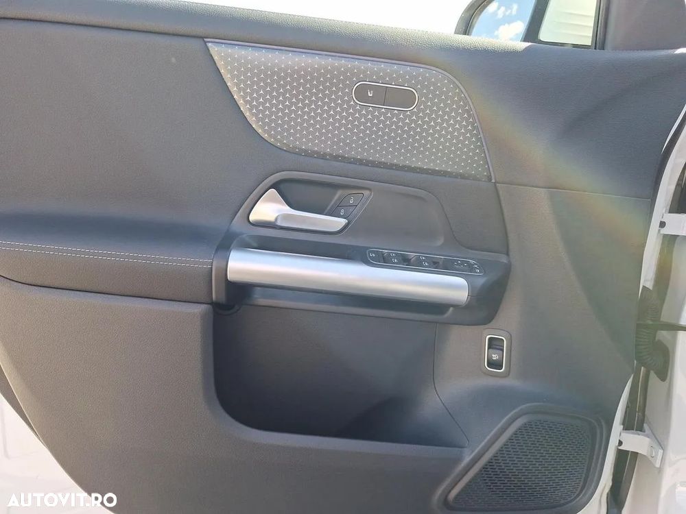 Mercedes-Benz EQA 300 4MATIC - 17