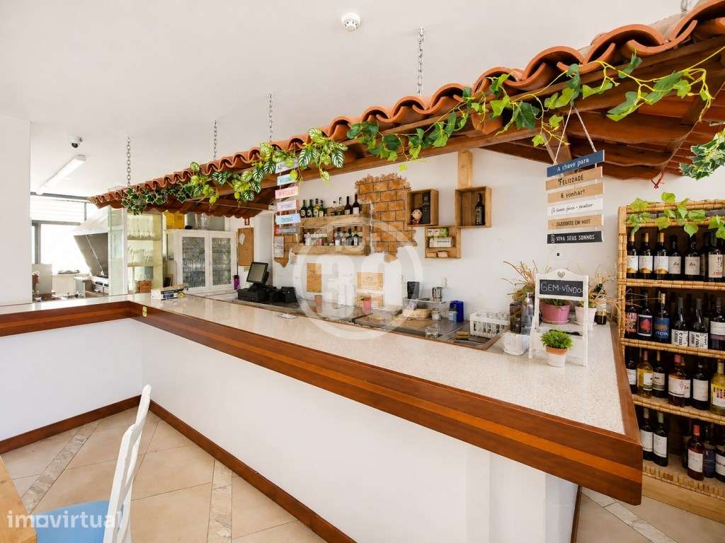 Restaurante/Loja para Venda nas Ferreiras - Excelente Localização e... - Grande imagem: 2/16