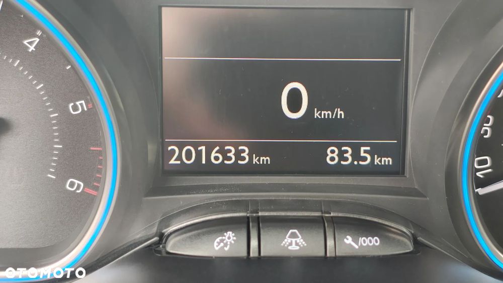 Peugeot 2008 1.6 BlueHDi Allure S&S - 33