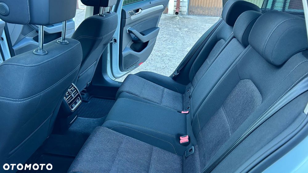 Volkswagen Passat 2.0 TDI (BlueMotion Technology) Highline - 18