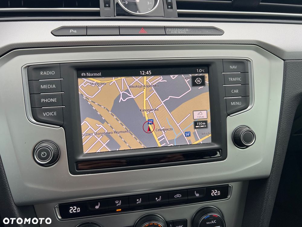 Volkswagen Passat - 14