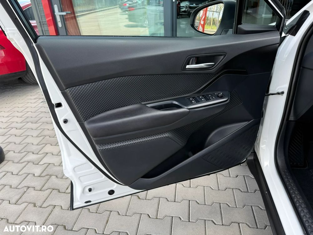 Toyota C-HR Flow - 27