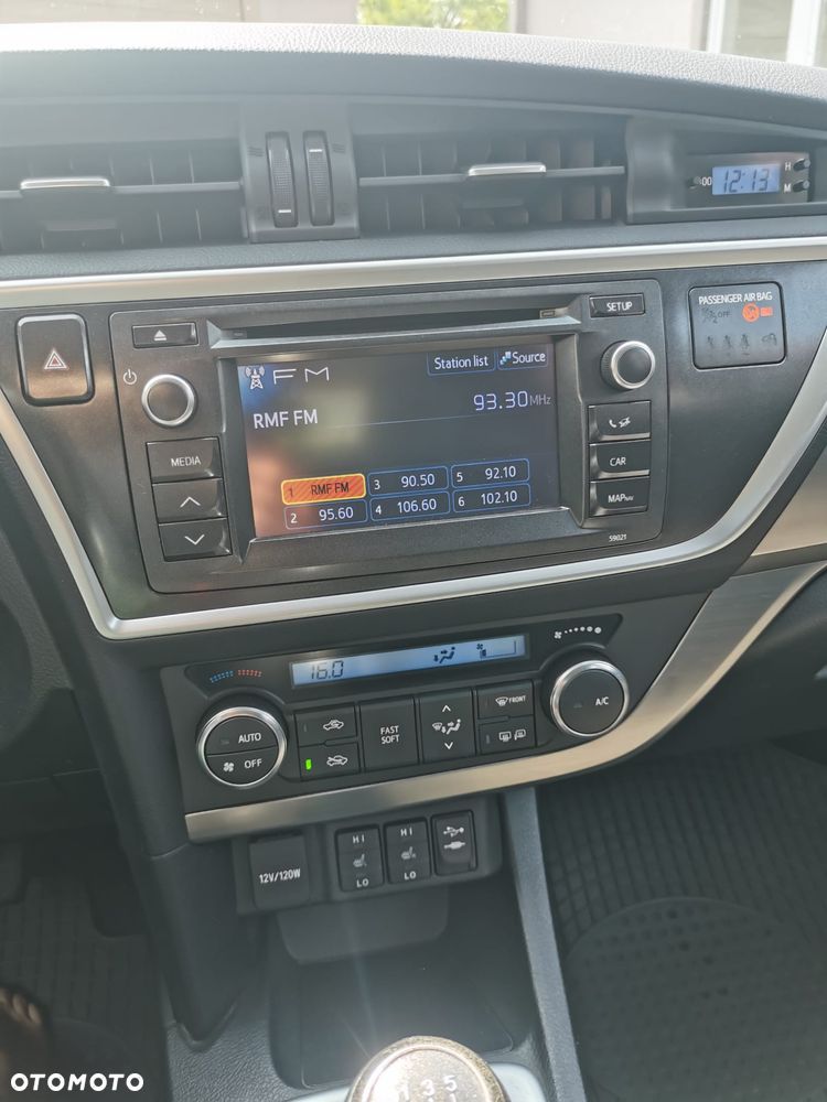 Toyota Auris 1.6 Premium + - 13