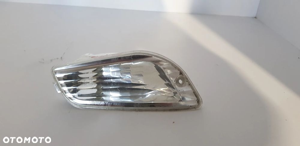 Piaggio Vespa LX Kierunkowskaz Kierunek Migacz Lewy Tył Tylny - 1