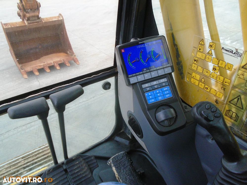 Komatsu PC210 LC-10 - 12