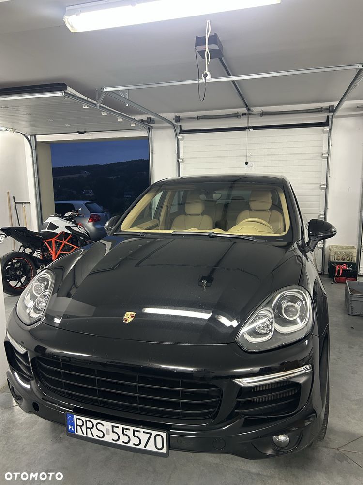 Porsche Cayenne - 2
